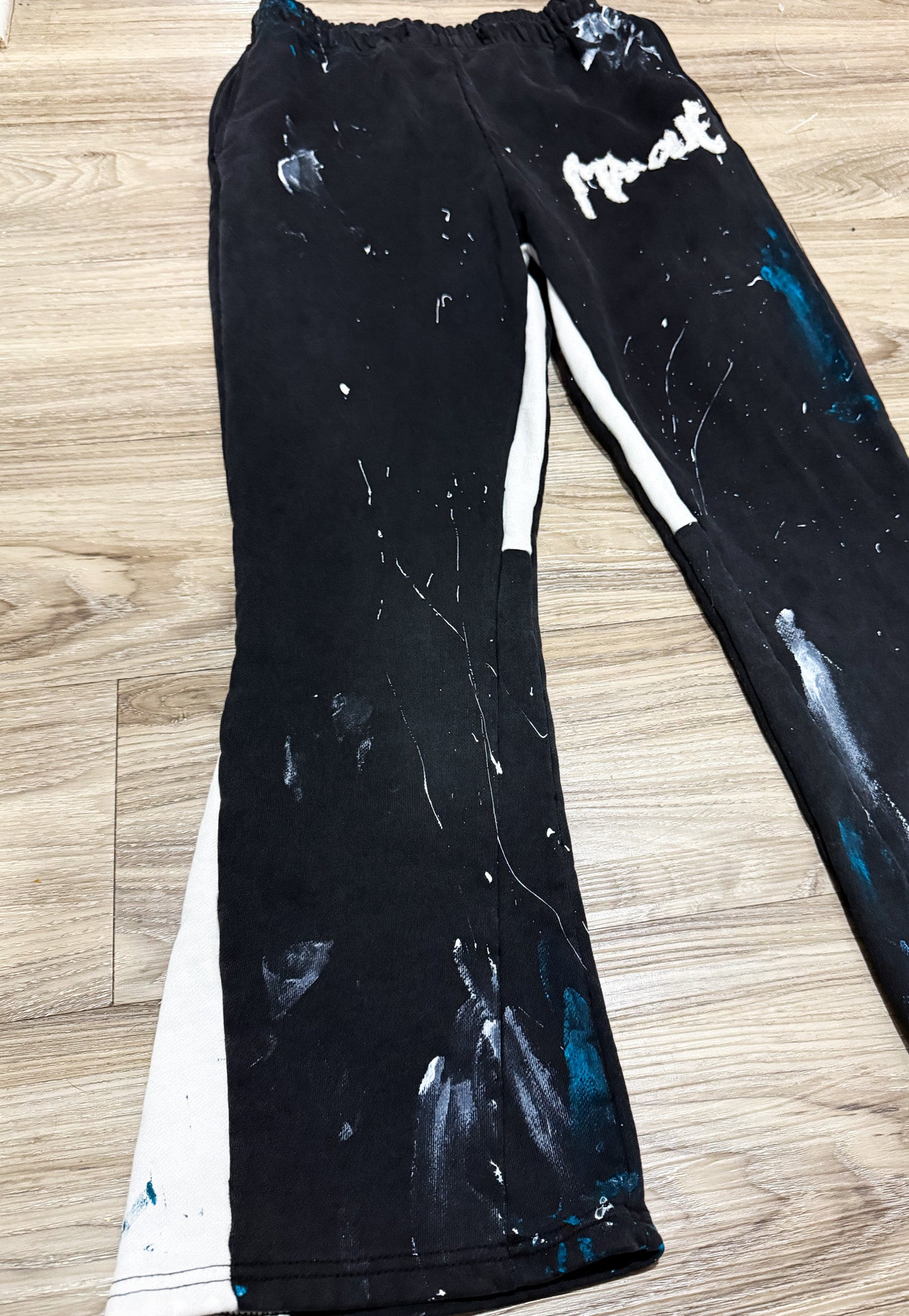 1 0f 1 Marque flared paint sweats